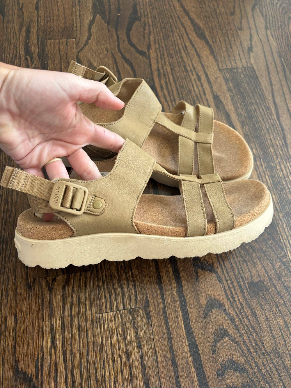 Merrell Women's Fleur Backstrap Sandals color Beaver Comfort Sandals size 9